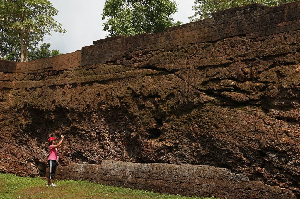 เมืองโบราณศรีมโหสถ